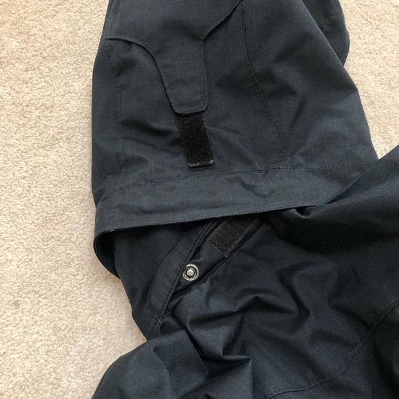 Columbia women’s hood waterproof jacket flaw - Picture 7 of 13